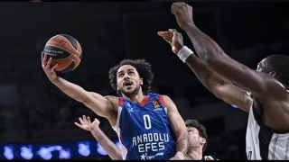 Anadolu Efes 7 maç sonra kazandı 