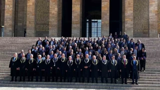 Anayasa Mahkemesi heyeti An�tkabir'i ziyaret etti