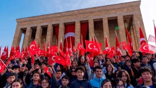 Anıtkabir 23 Nisan'da 200 bini aşkın ziyaretçiyi ağırladı