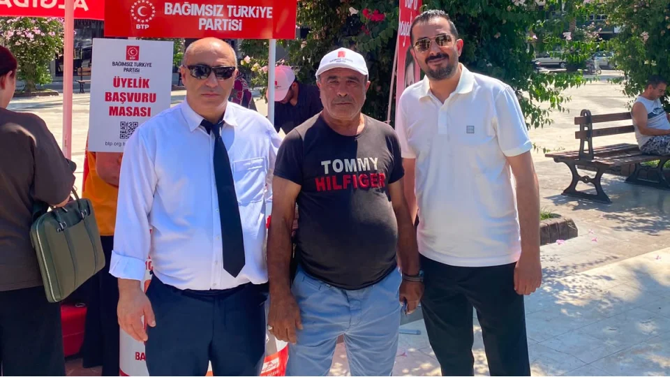 Antalya'da BTP  r�zg�r�: �l�e il�e geziliyor, vatanda��n sesine kulak veriliyor