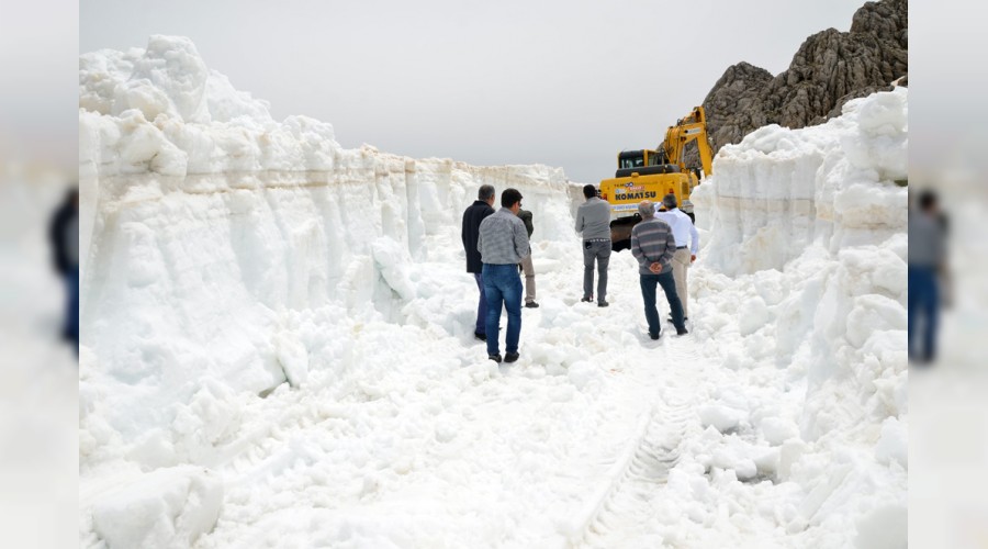 Antalya'da karla m�cadale