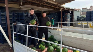 Antalya'da sezonun ilk karpuz hasad� yap�ld�