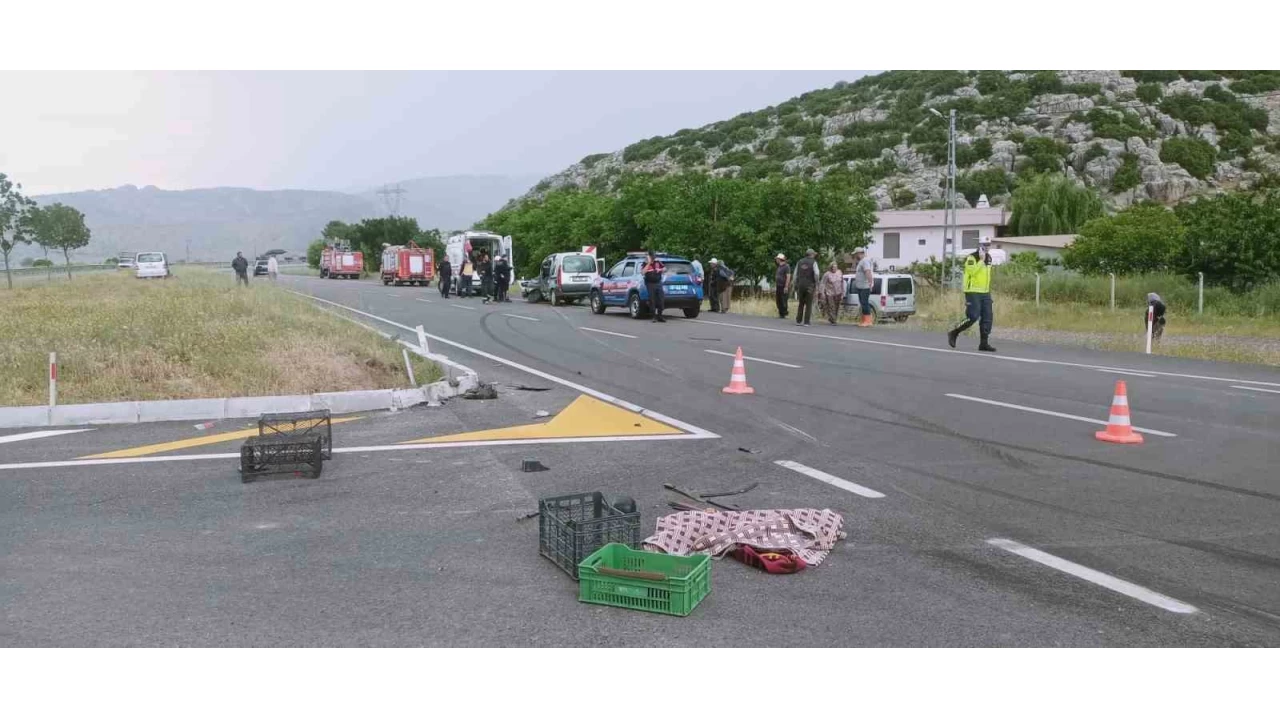 Antalya'da trafik kazası: 1 ölü, 3 yaralı