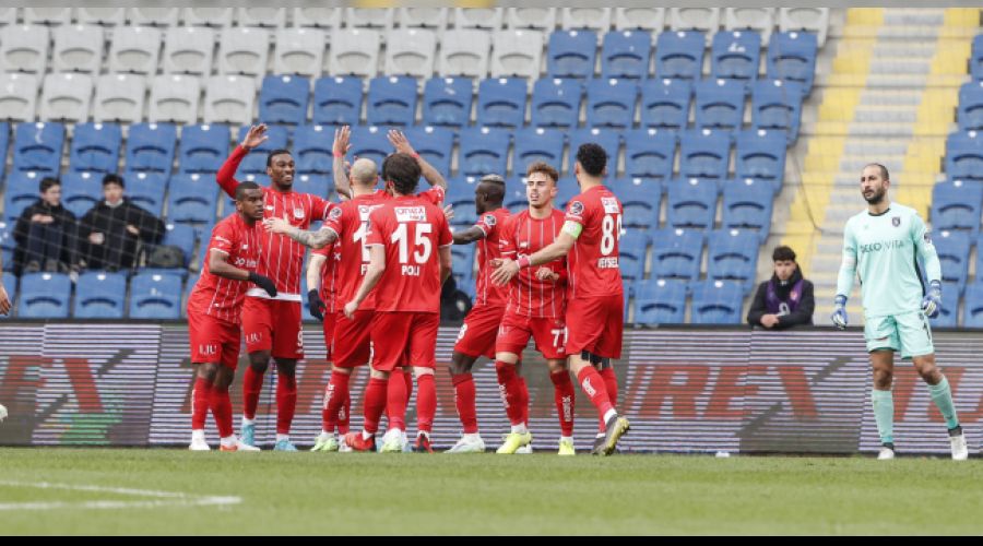 Antalyaspor Başakşehir'den mutlu ayrıldı