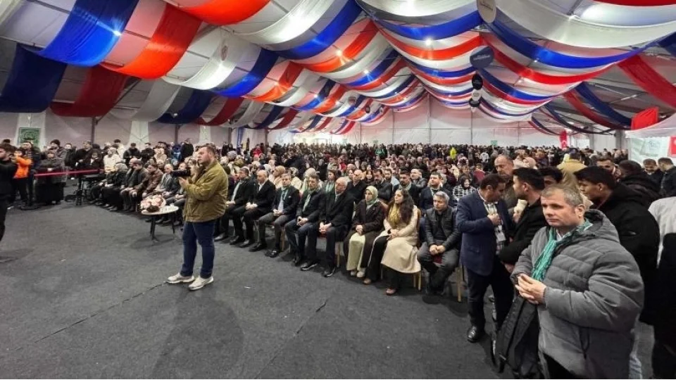 Arnavutk�y'de hamsi ve horon co�kusu