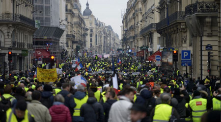 Artık Macron düşünsün! Sarı Yelekliler yeniden sokaklarda