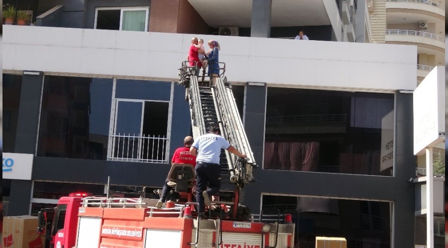 Aşırı sıcaktan elektrik panosu patladı