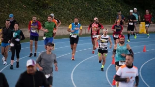 Aşırı spor yapanlar kaslarından oluyor!