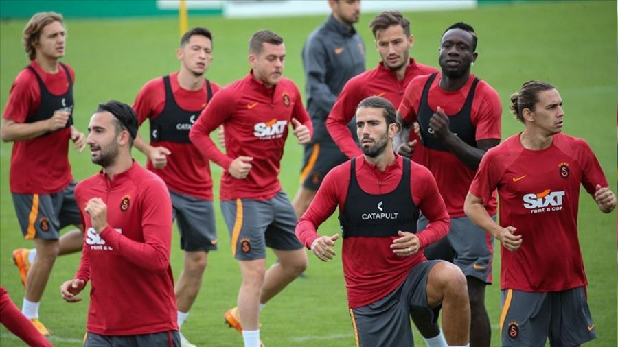 Aslan'�n yeni y�ld�z� kampa kat�ld�