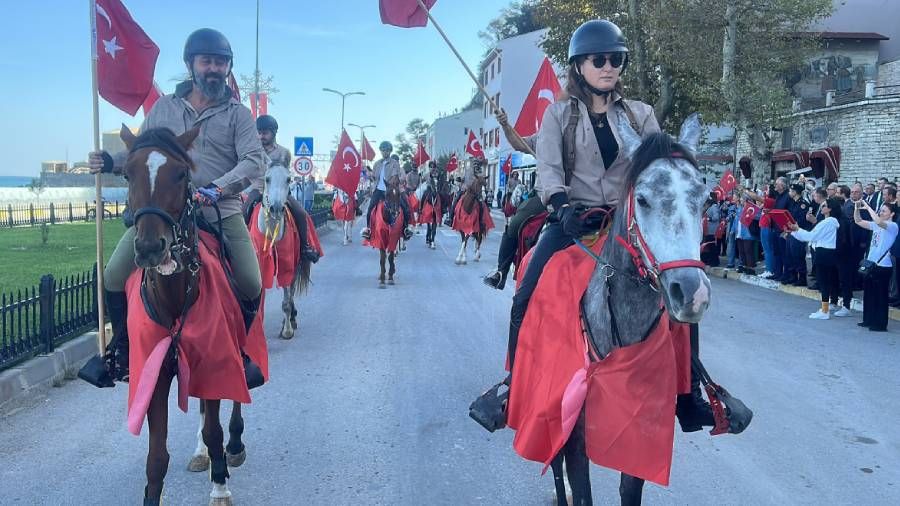 At sırtında İstiklal Yolu'nun 80 kilometrelik kısmı tamamlandı