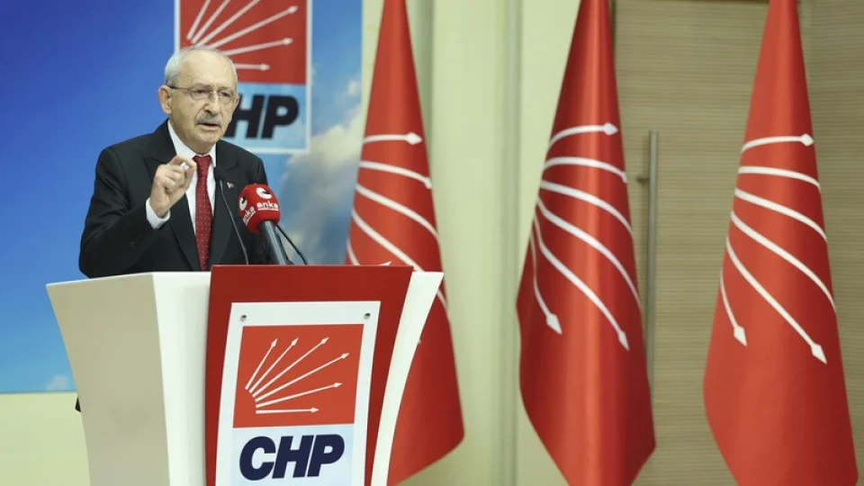 Ata�ehir'de CHP'li 6 belediye meclis �yesi AK Parti'ye kat�ld�
