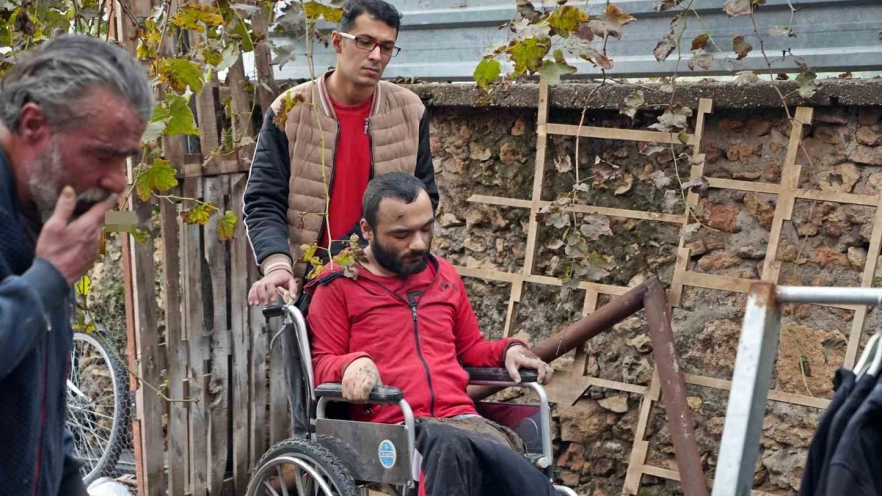 Baba, engelli olunu alevler arasndan ald 