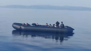 Balıkesir açıklarında 9'u çocuk 22 düzensiz göçmen kurtarıldı