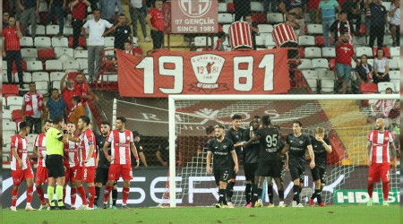Balotelli atyor, Adana Demirspor kazanyor