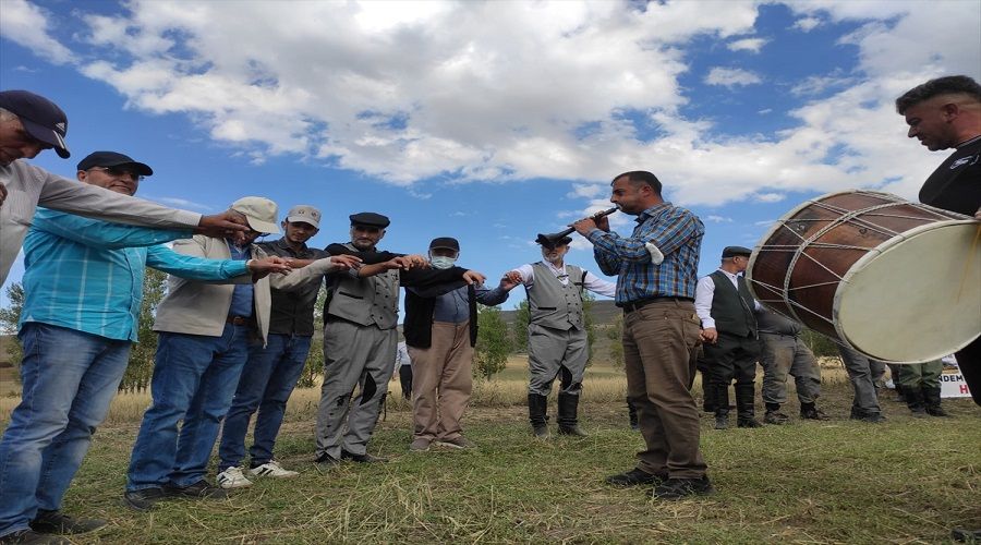 Bayburt "Harman Festivali" ile gelene�i festivalle bulu�turdu
