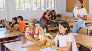 Belikada okullarda cep telefonu yasa yrrle giriyor