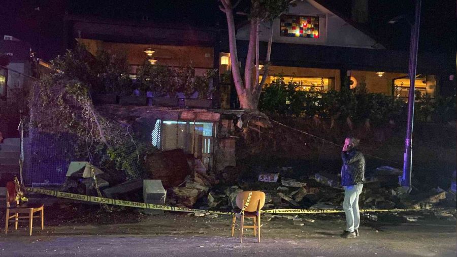 Be�ikta�'ta �nl� restoran�n istinat duvar� ��kt�: 1 �l�, 1 yaral�