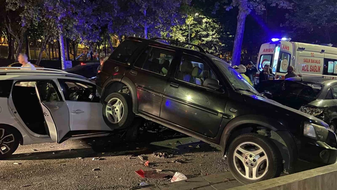 Be�ikta�'ta zincirleme trafik kazas� ve kaza sonras� kavga