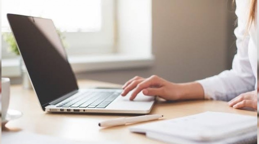 Bilgi ve ileti�im teknolojileri hem b�y�d� hem k���ld�