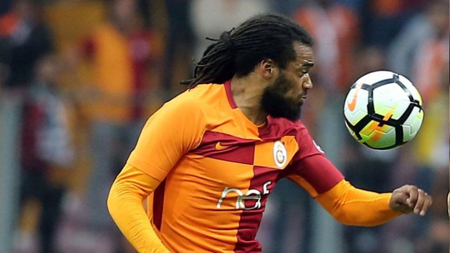 Bir eski G.Sarayl� daha ezeli rakibe gidiyor