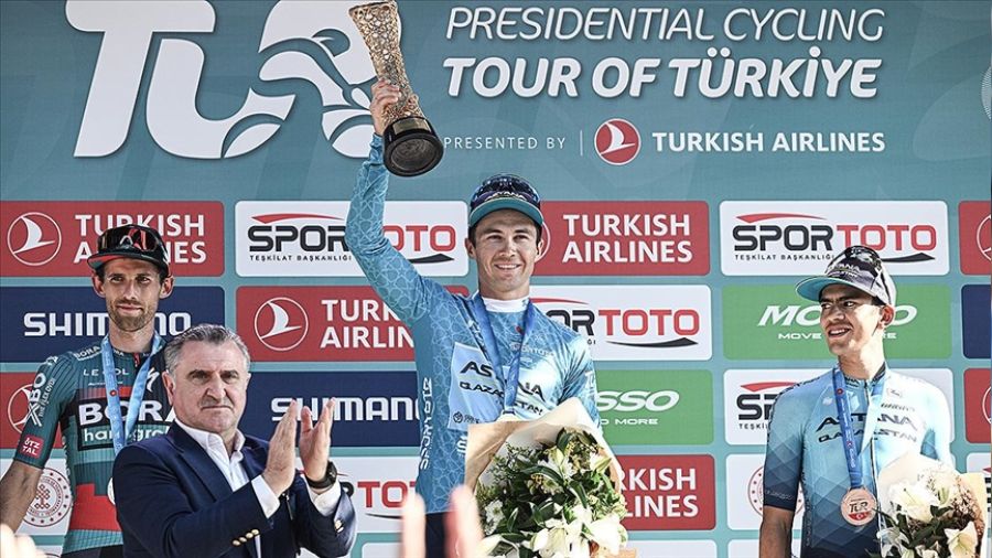 Bir tur b�yle ge�ti 