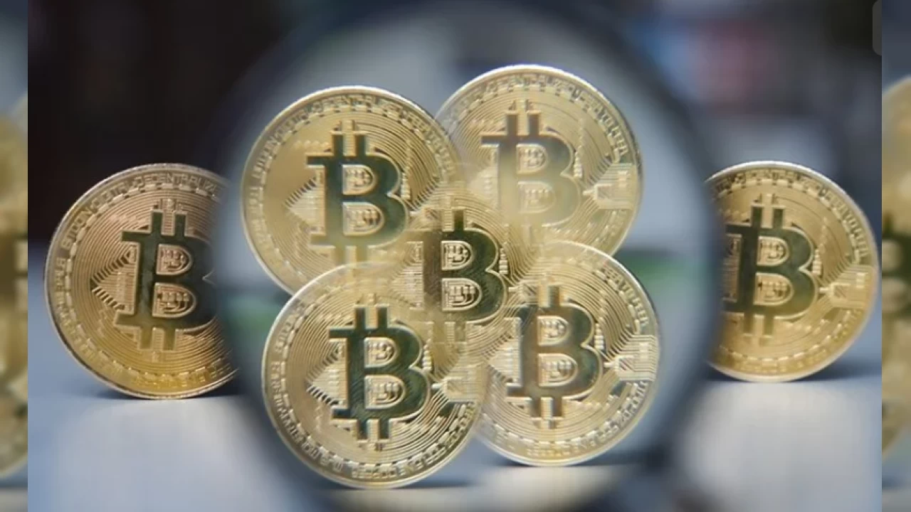 Bitcoin'de fiyat bir çıkıp bir iniyor