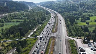 Bolu Da�� T�neli'nden bayramda 1 milyon ara� ge�ti