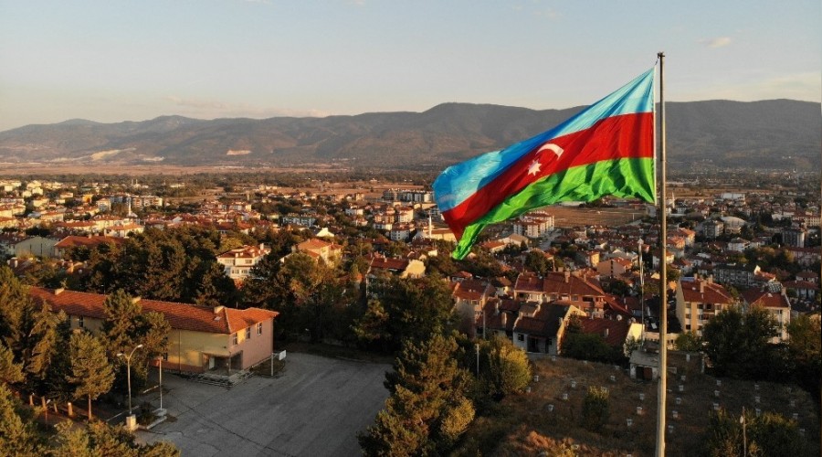 Bolu'da dev bayrakla Azerbaycan'a destek