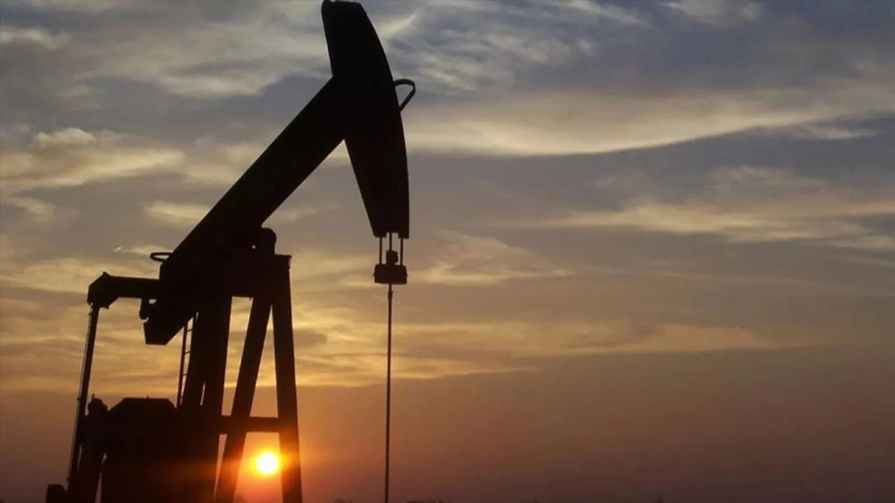 Brent petrolün varil fiyatı 73.26 dolar