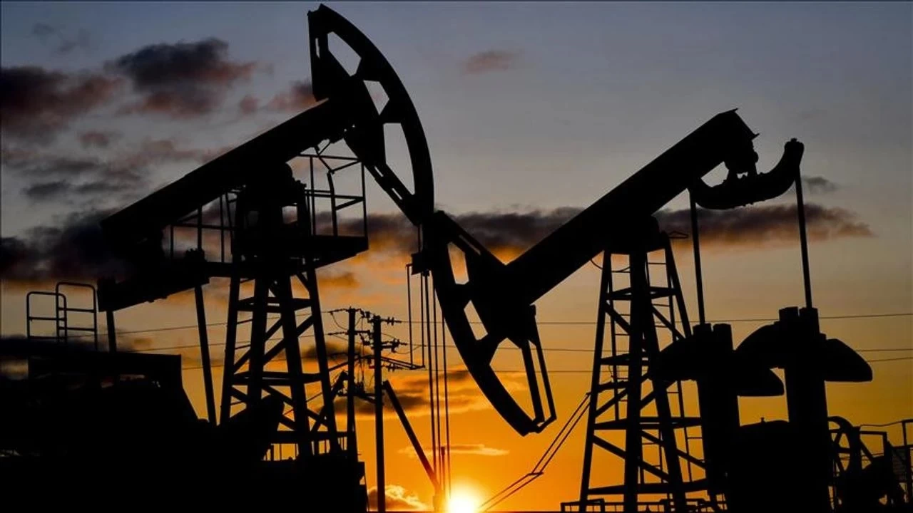 Brent petrol�n varil fiyat� 80.65 dolar