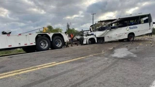 Brezilya'da tur otobüsü ile kamyonun çarpıştığı kazada 25 kişi öldü