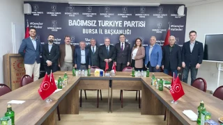 BTP Bursa �l Ba�kanl���, Atat�rk�� D���nce Derne�i heyetini a��rlad�