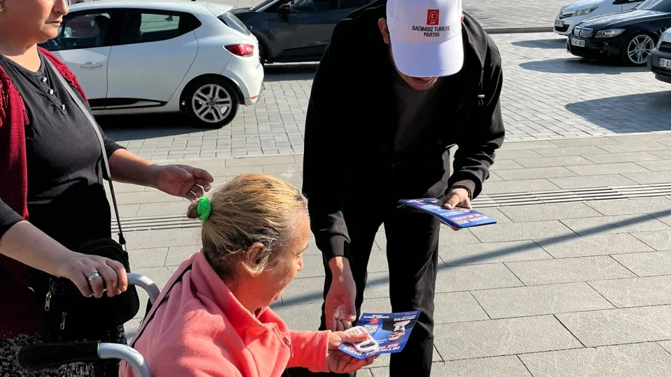 Burdur'da BTP Gen�lik Kollar�'ndan yo�un saha �al��mas�