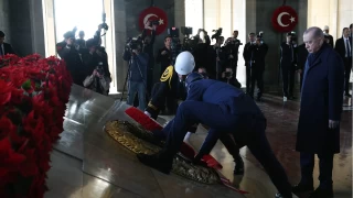 Byk nder Atatrk iin Antkabir'de devlet treni dzenlendi