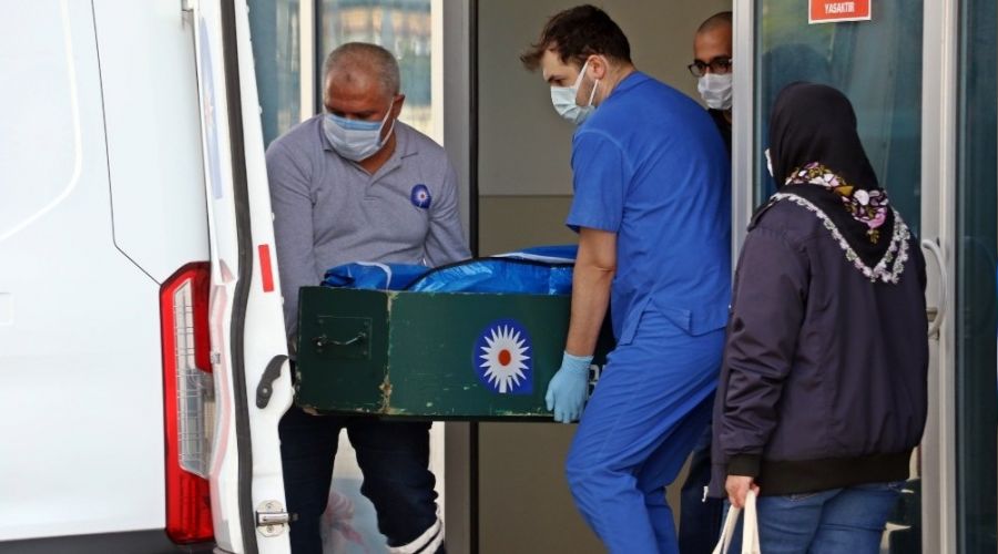 �ama��r suyuyla arac�n� y�kad�, hayat�n� kaybetti