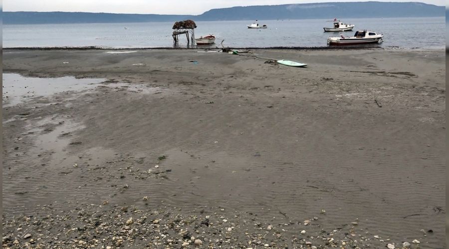 anakkale'de deniz 30 metre ekildi