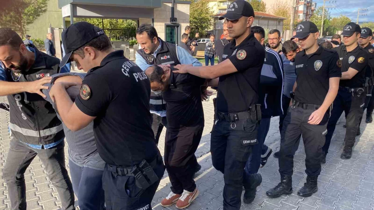 Çanakkale'de polis merkezi önündeki silahlı çatışmaya 8 tutuklama