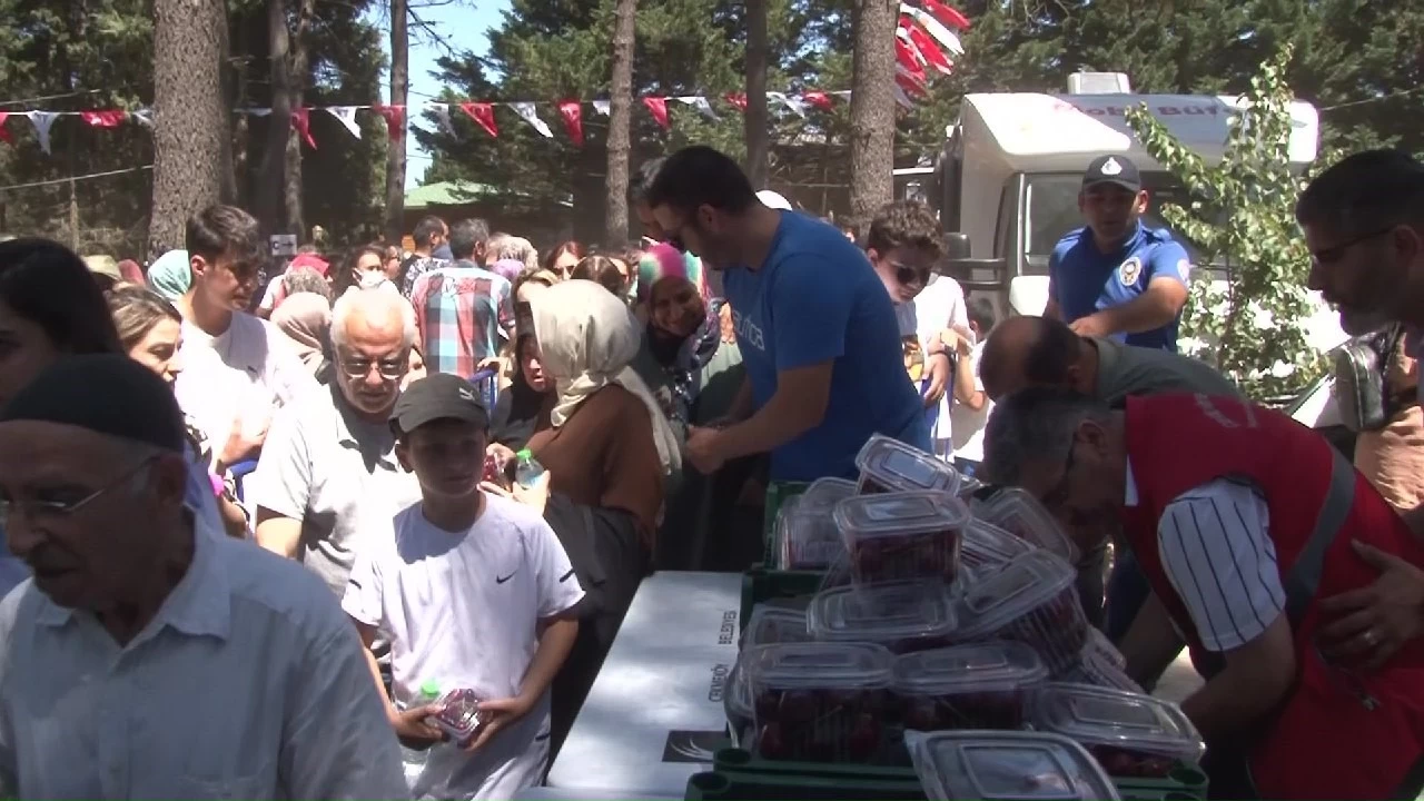 ekmeky'de kiraz festivali