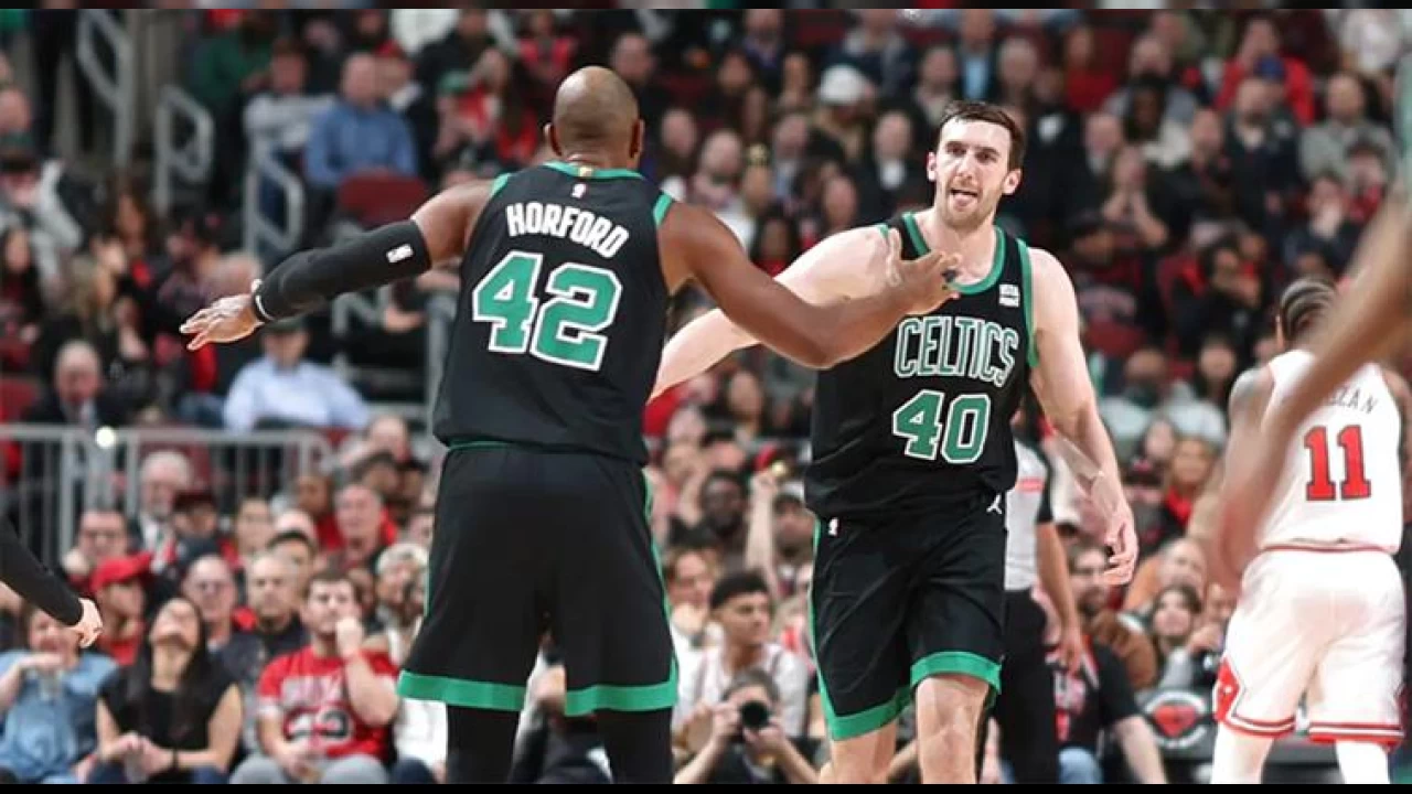 Celtics ve Rockets seriye balad 