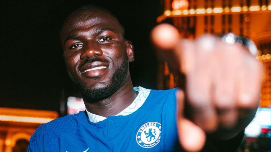 Chelsea savunmasını sağlama aldı