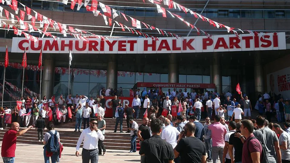 CHP'ye kurultay operasyonu