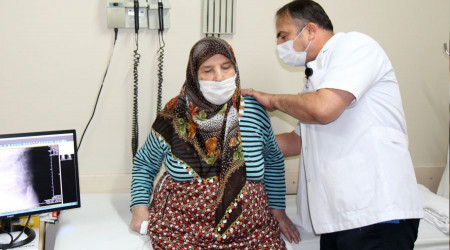 Çimento ve dondurma tedavisiyle bel kırığından kurtuldu