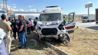 �orum'da ambulans ile cip �arp��t�: 5 yaral�