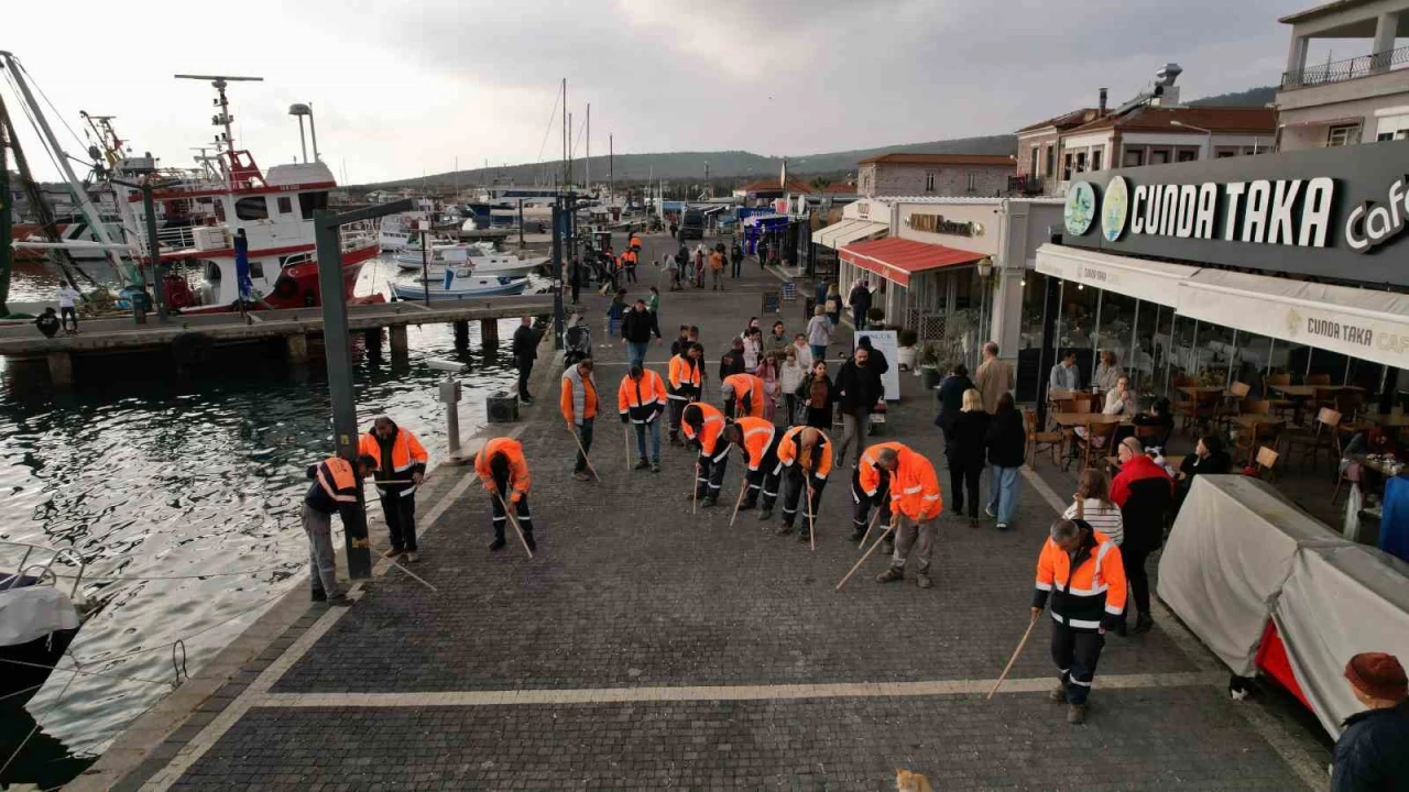 Cunda Adası'nda yere izmarit atana ceza gelecek