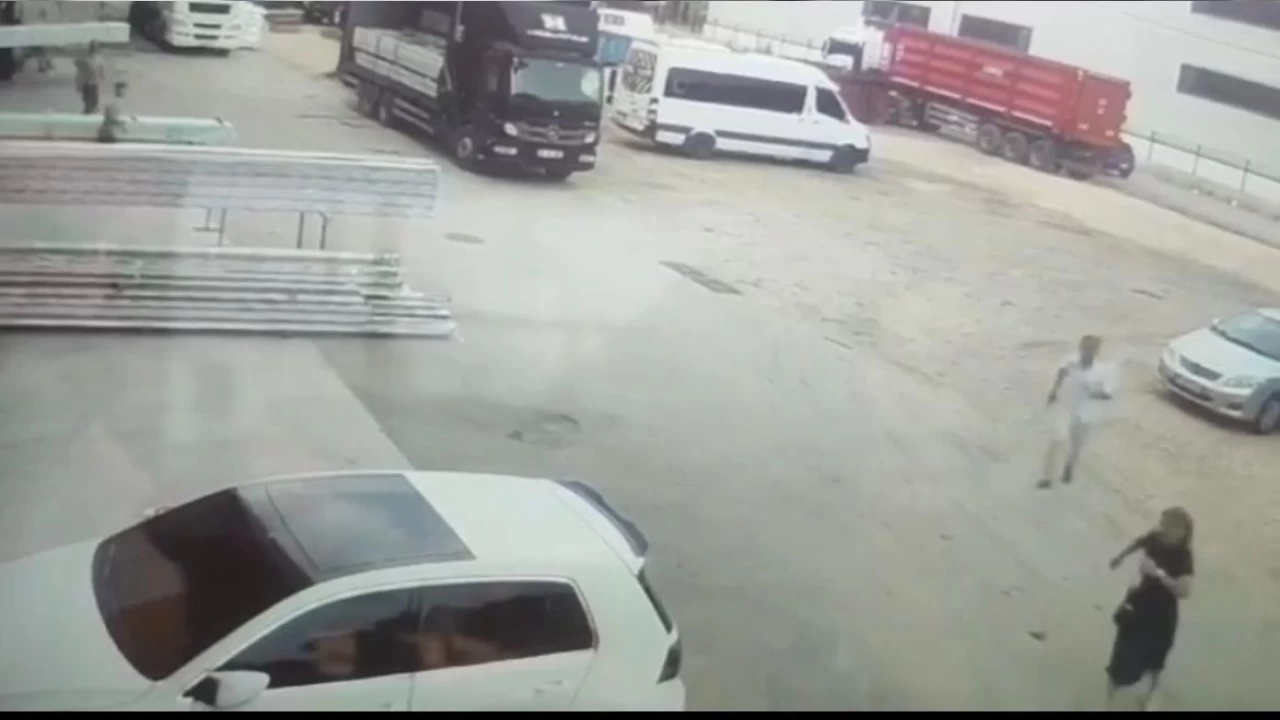 Dava g�n� eski e�ini vurdu