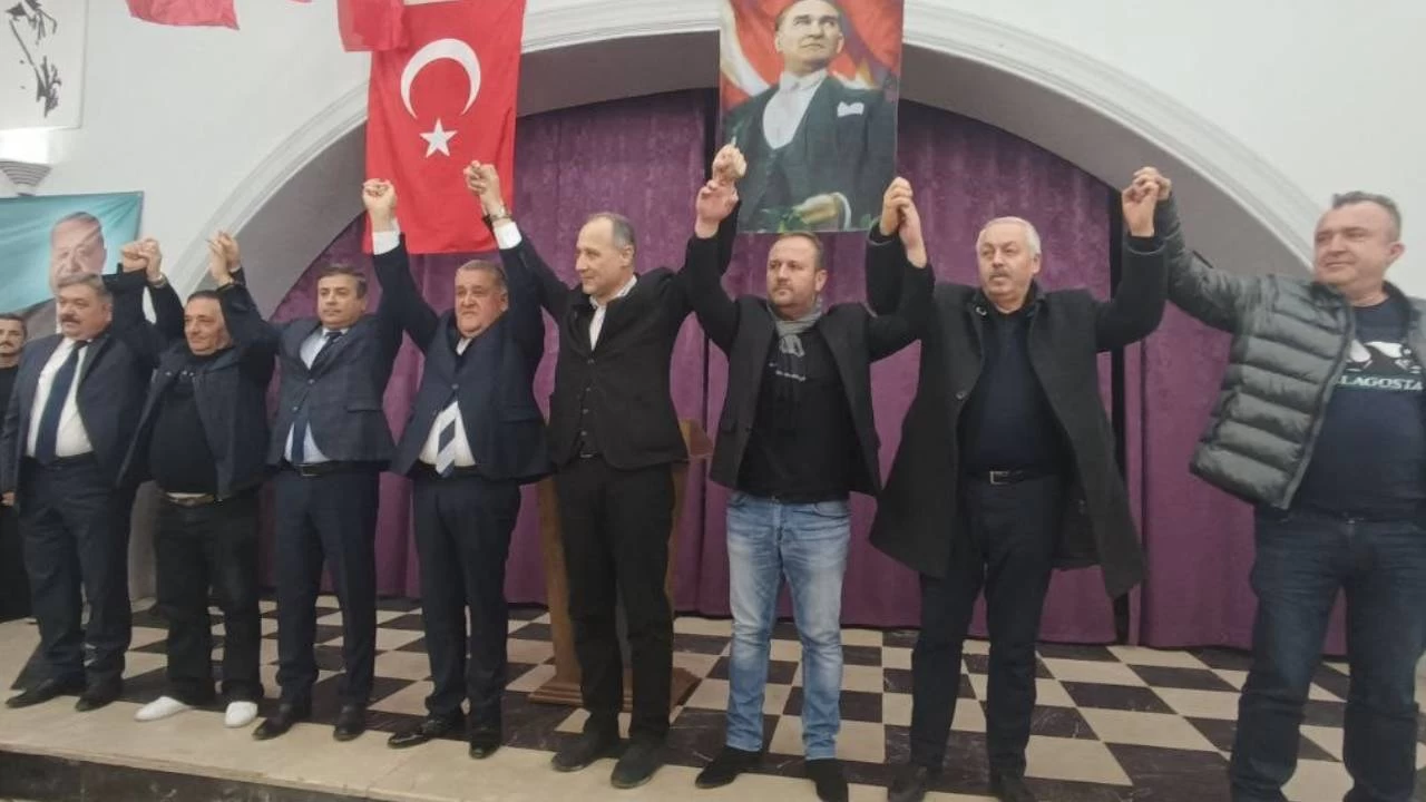 Dede oldu�u g�n adayl���n� a��klad�