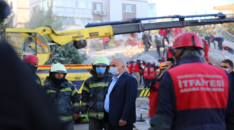 Denizli B�y�k�ehir Belediyesi "�zmirliyle omuz omuza"