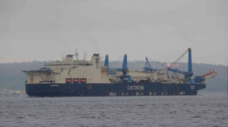 Dev gemi, Çanakkale Boğazı'ndan geçti