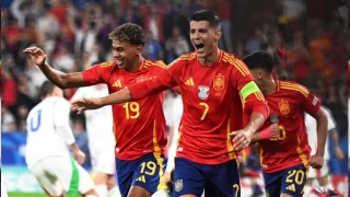 Dev maçı kazanan İspanya tur atladı
