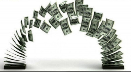 Dolar Euro'ya yetişti... Ezilen TL oldu